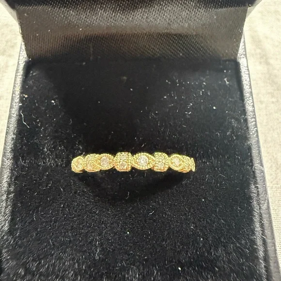 10K Yellow Gold and Diamond Ring - Picture 2 of 6